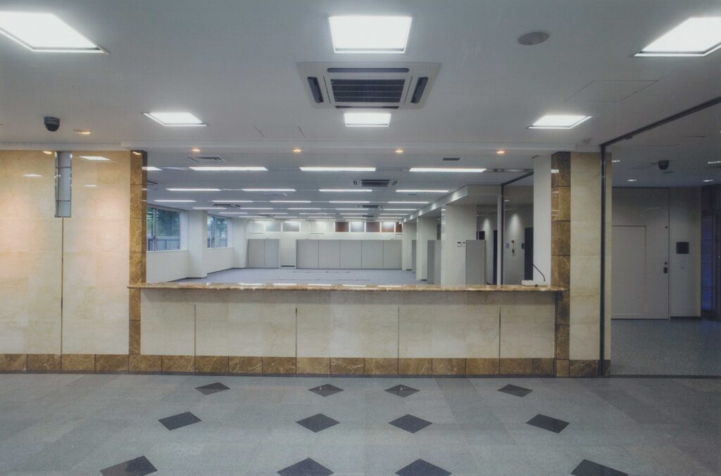 ㈱かんでんエンジニアリング京都支店　事務所棟、駐車場・倉庫棟