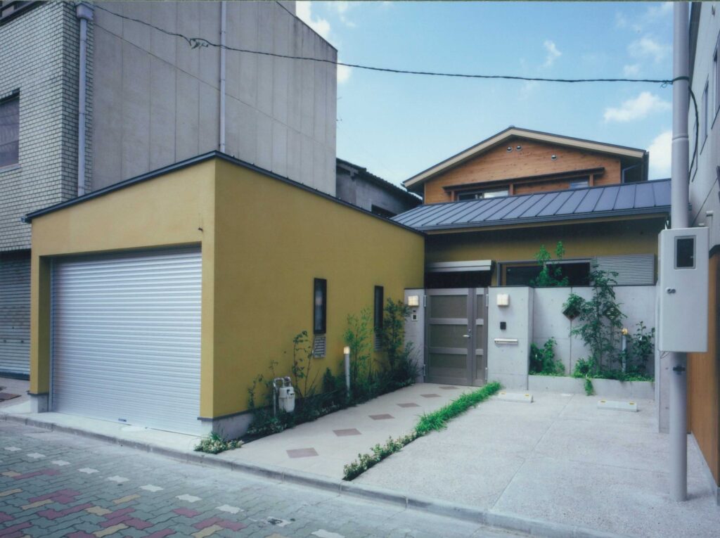 S邸